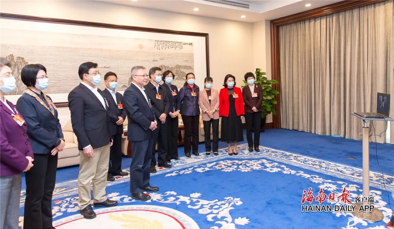 沈晓明冯飞慰问参加全国两会的女代表女委员